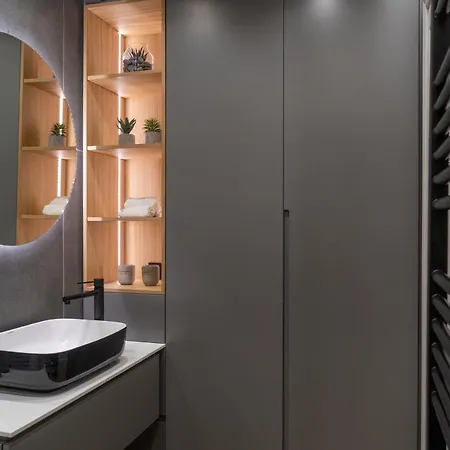 Seventh Floor Apartman *